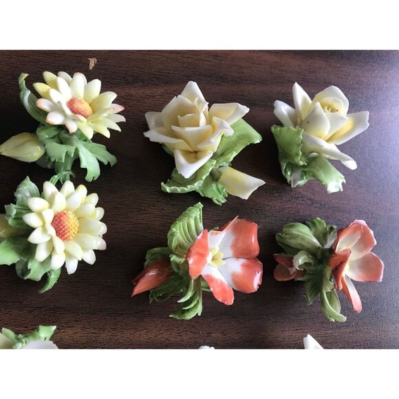 Vtg Capodimonte Set Of 6 Pairs Different Mini Flowers Made In Italy Gold Accents - Picture 6 of 10